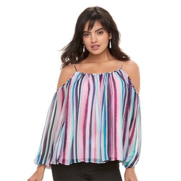 Jennifer Lopez Tops - ⭐️Jennifer Lopez cold shoulder top
